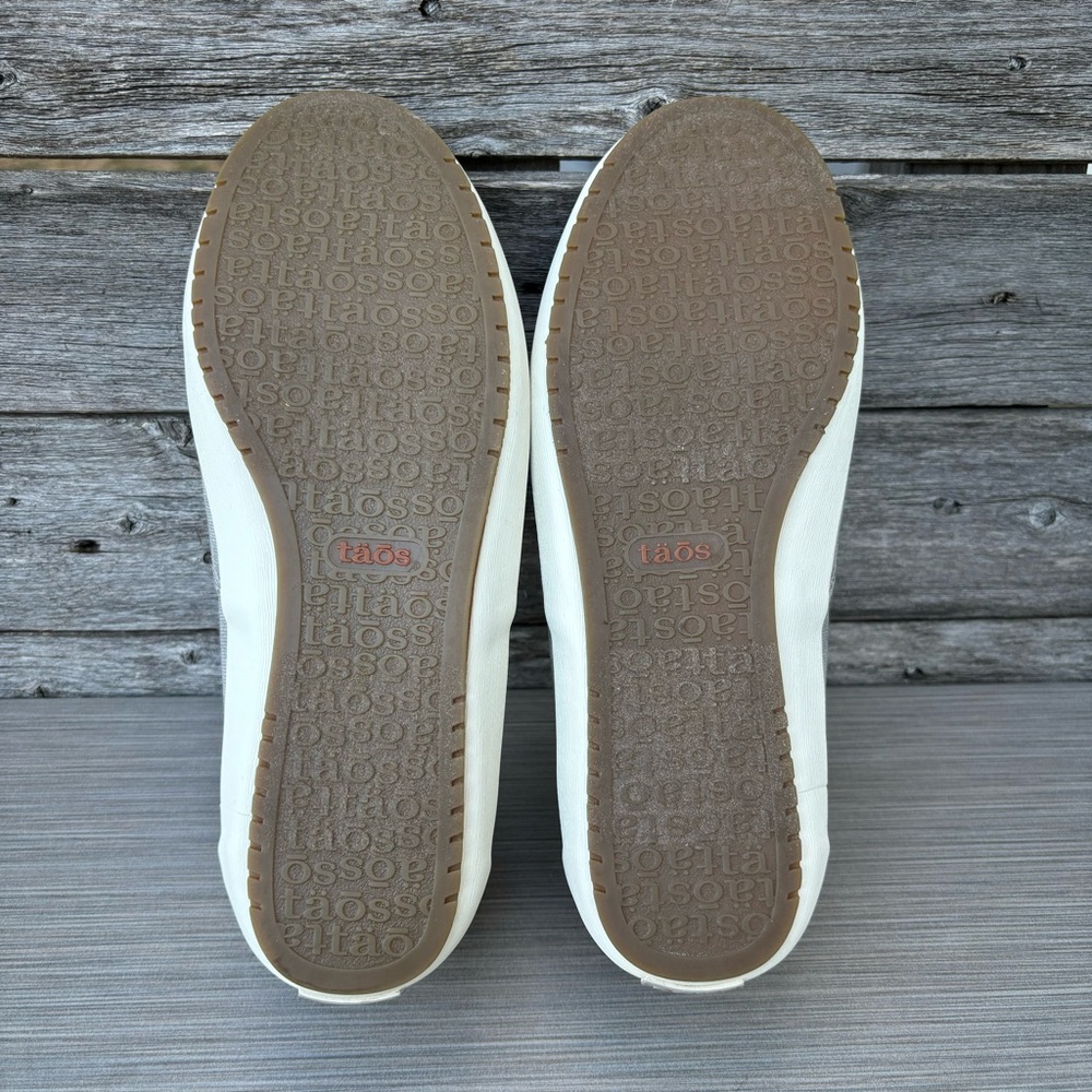 Taos Women's Dandy Sneaker Slip On - Picture 9 of 10